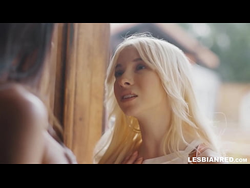 ❤️ Tjejen kommer hem några månader senare och slutar med att äta sin styvmors fitta. ❤️ Pornvideo at sv.rexporn-com.ru
